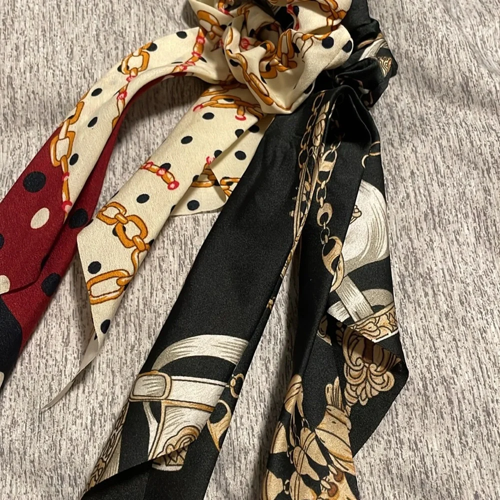 Elegant Chain Print Hair Scrunchies Set